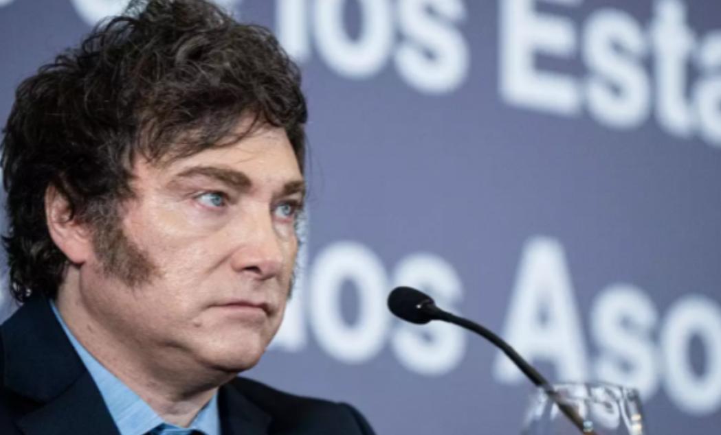 阿根廷大逆袭！米莱执政两年，通胀从211%暴跌至31%，经济增速扭负为正！谁也没