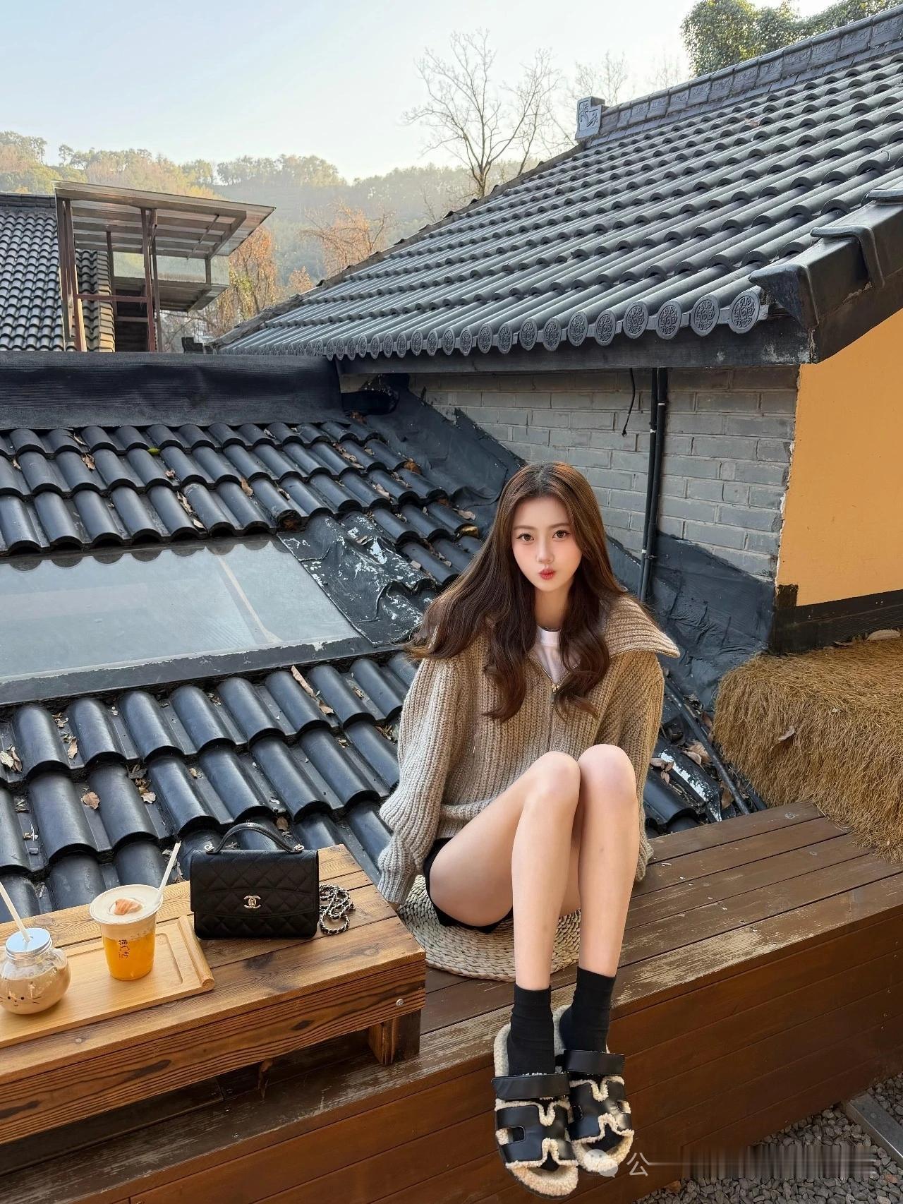 冬日的阳光揉进奶茶里，在中式小院的屋檐下，偷得浮生半日闲✨