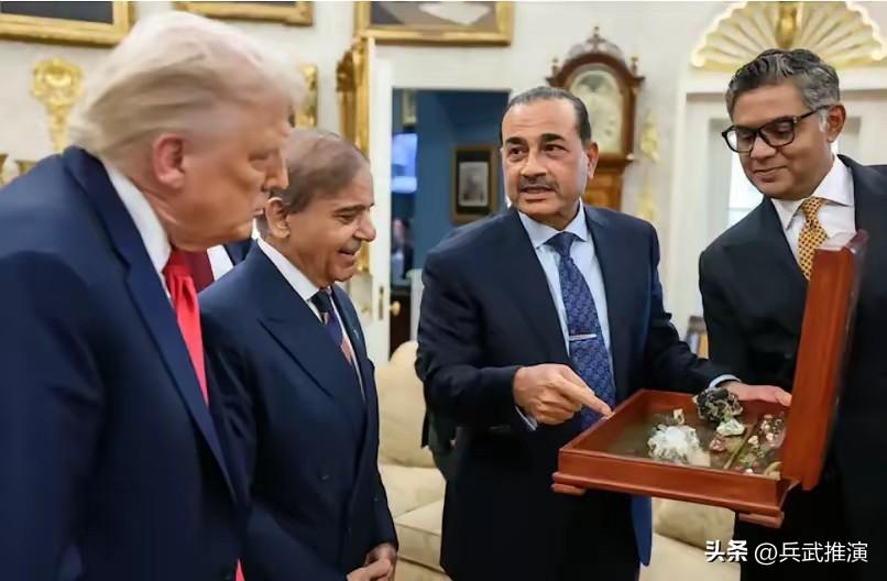 特朗普高兴早了，巴基斯坦为美国提供稀土后，中方宣布升级管制

特朗普刚从巴基斯坦