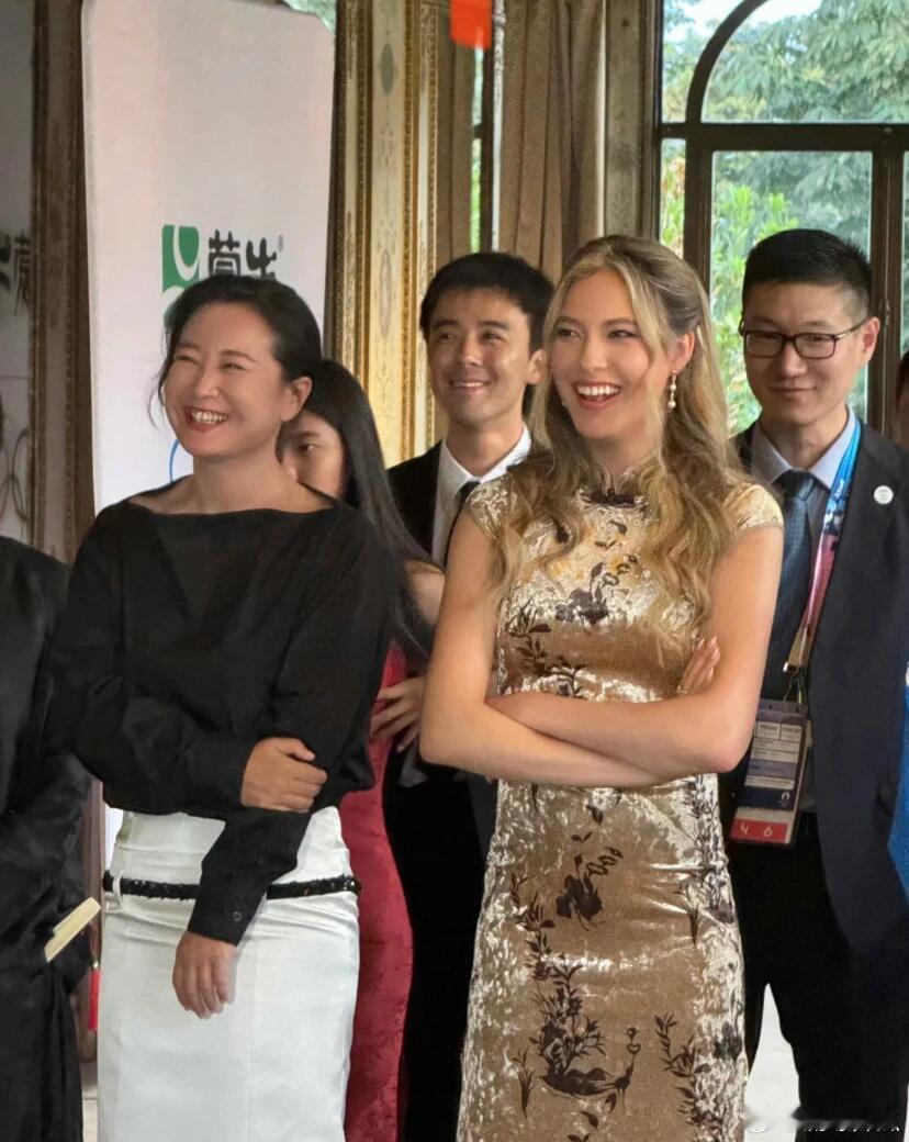 强大的女性组合，贾玲和谷爱凌“玲凌组合”！ ​​​