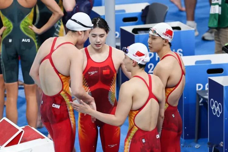 中国队获得女子4x100米自由泳接力铜牌！🥉，杨浚瑄、程玉洁、张雨霏、吴卿风以