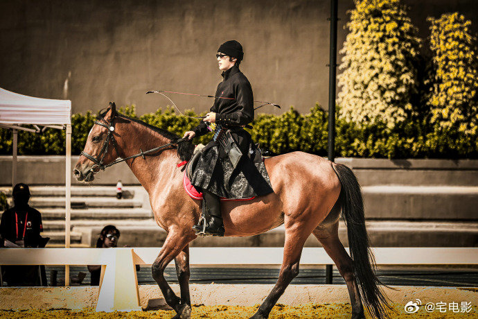 于适于适骑马上辽宁春晚想到于适骑马上辽宁春晚这个创意的人，真的是个天才吧！辽宁春