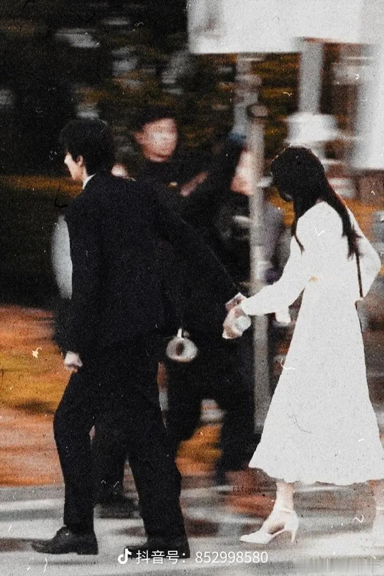 内娱女演员什么时候高跟鞋自由 这应该是别人家的词条，但是里边图片都是我彤，我也是