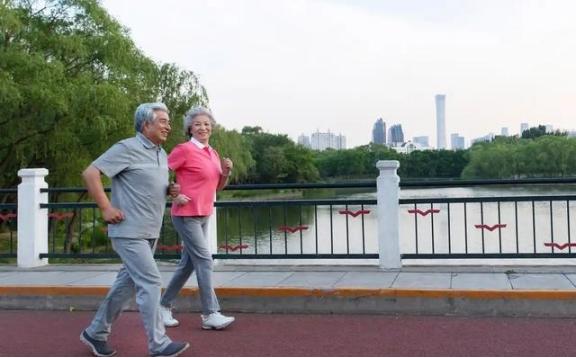 你有坚持晨跑的习惯吗？医生提醒：每天晨跑，这5个变化很明显

晨跑这件事，可能你