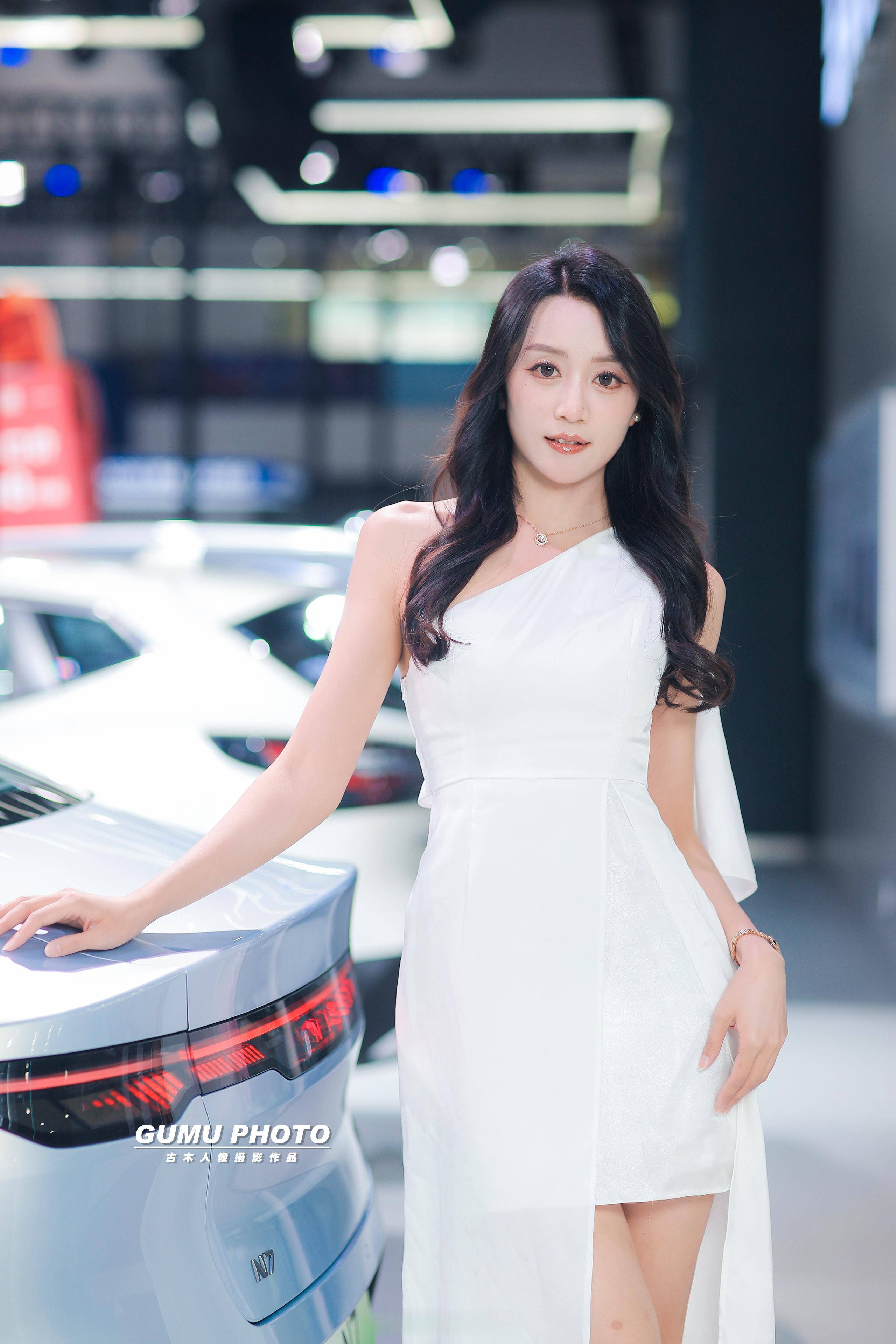2025贵阳汽车文化节东风日产展台模特小姐姐。               
