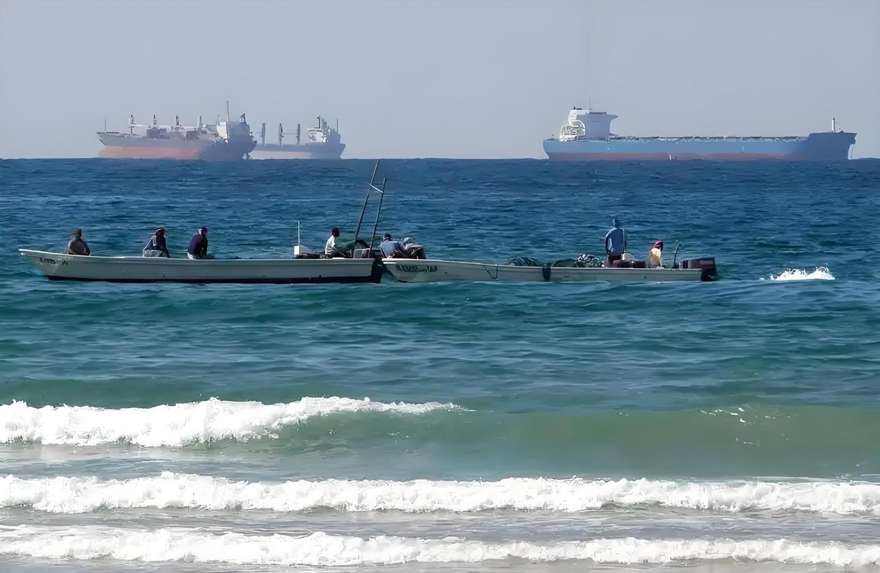 一滴石油都不准运出去！伊朗发出最强警告，封锁霍尔木兹海峡，美国这下可愁坏了！
 