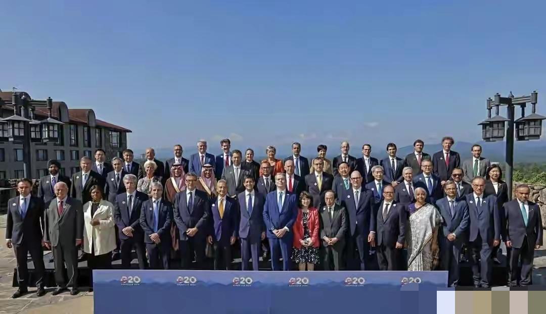 美国G20年财长和央行行长峰会合影突显三大看点，十分有意思。
       20