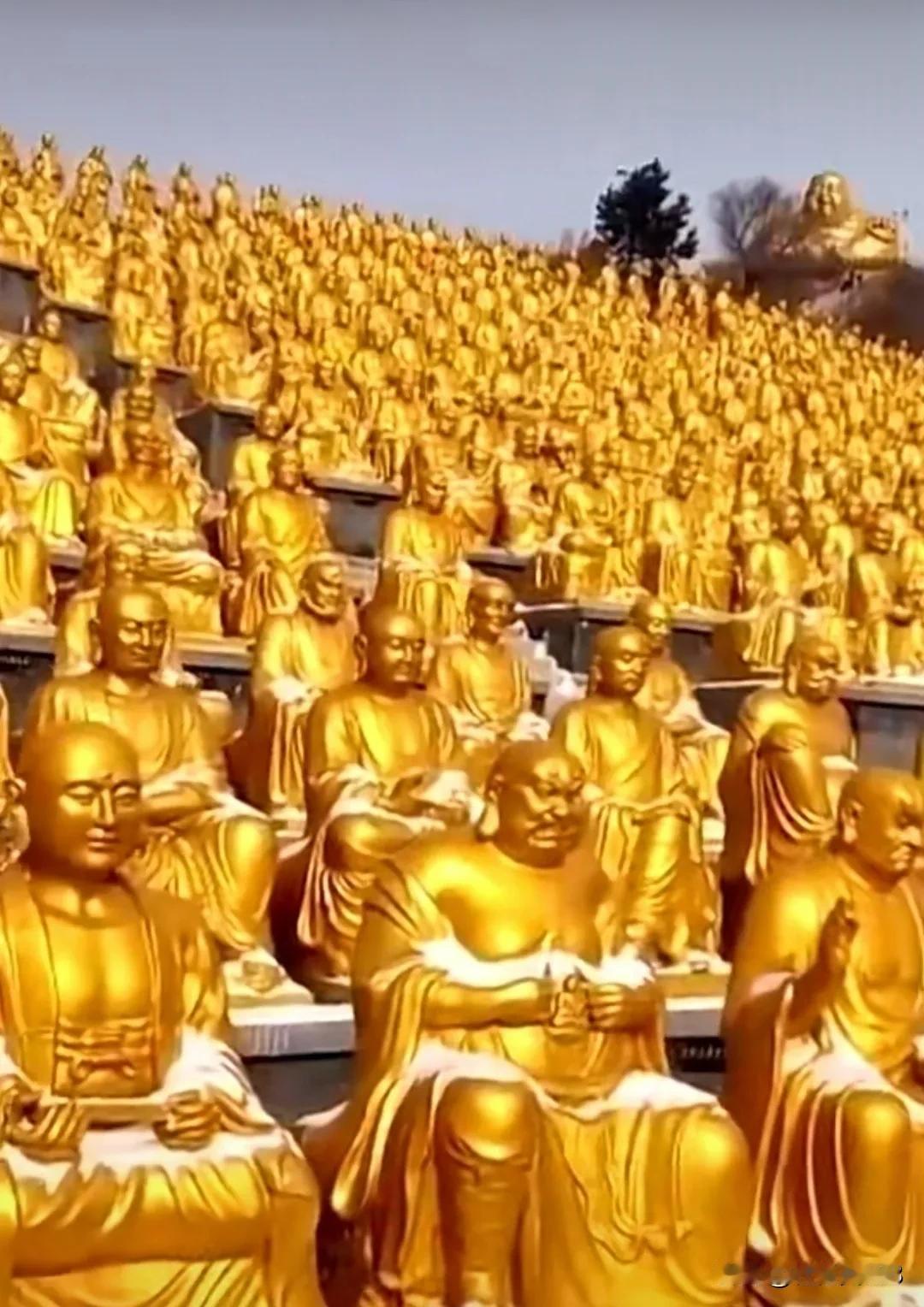 上联：莫高窟天下独绝，怎么对下联万佛寺文化圣殿