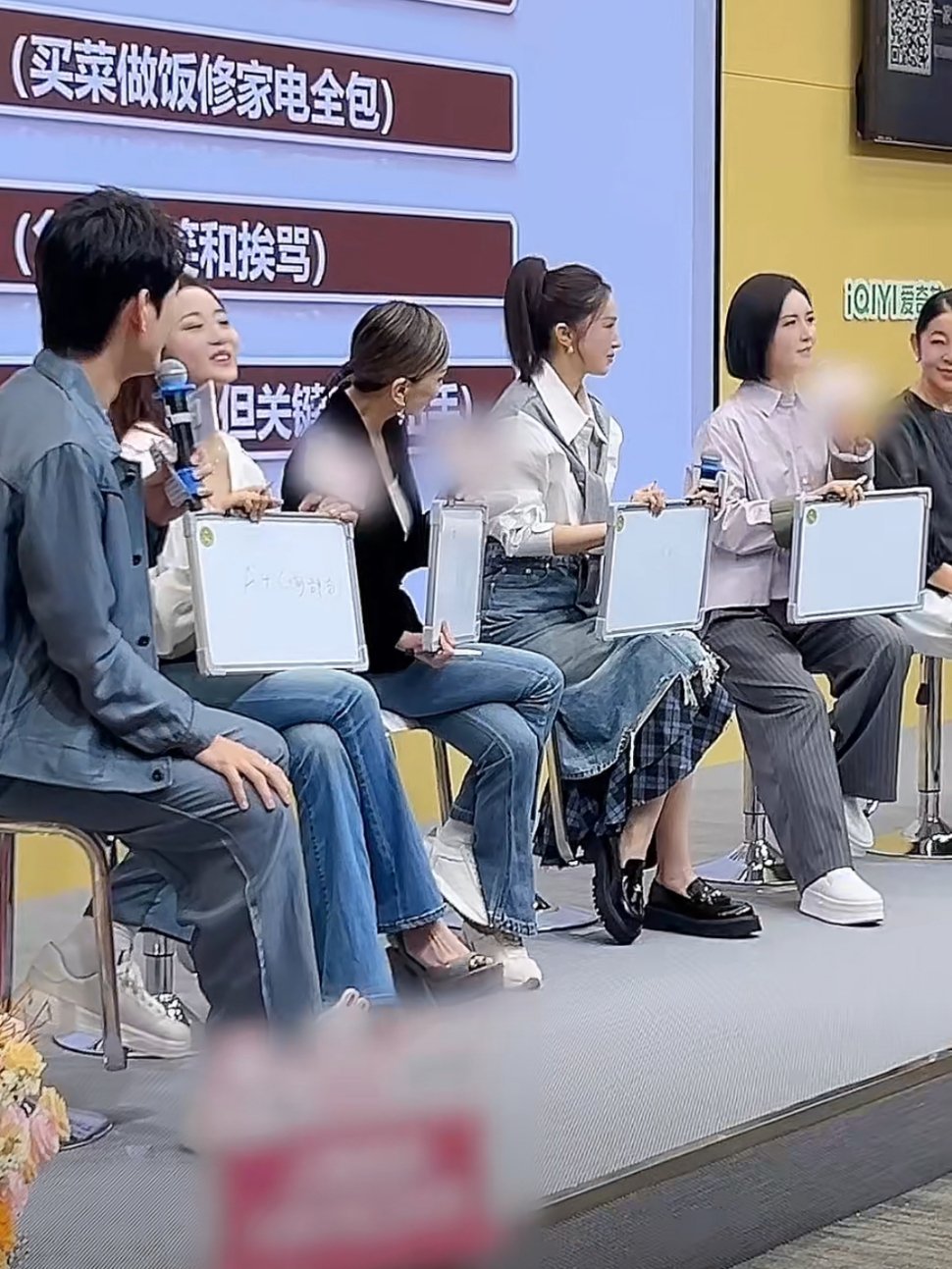 谢娜的幽默感原来是世袭娜姐在《姐姐当家》看片会聊起爸爸，说他金句不停，就连倪萍老