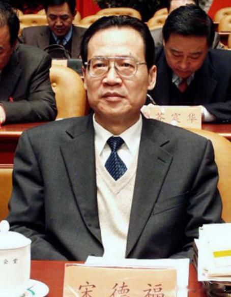 1999年厦门远华案爆发后，福建政治生态面临严峻考验，2000年底，中央一纸调令