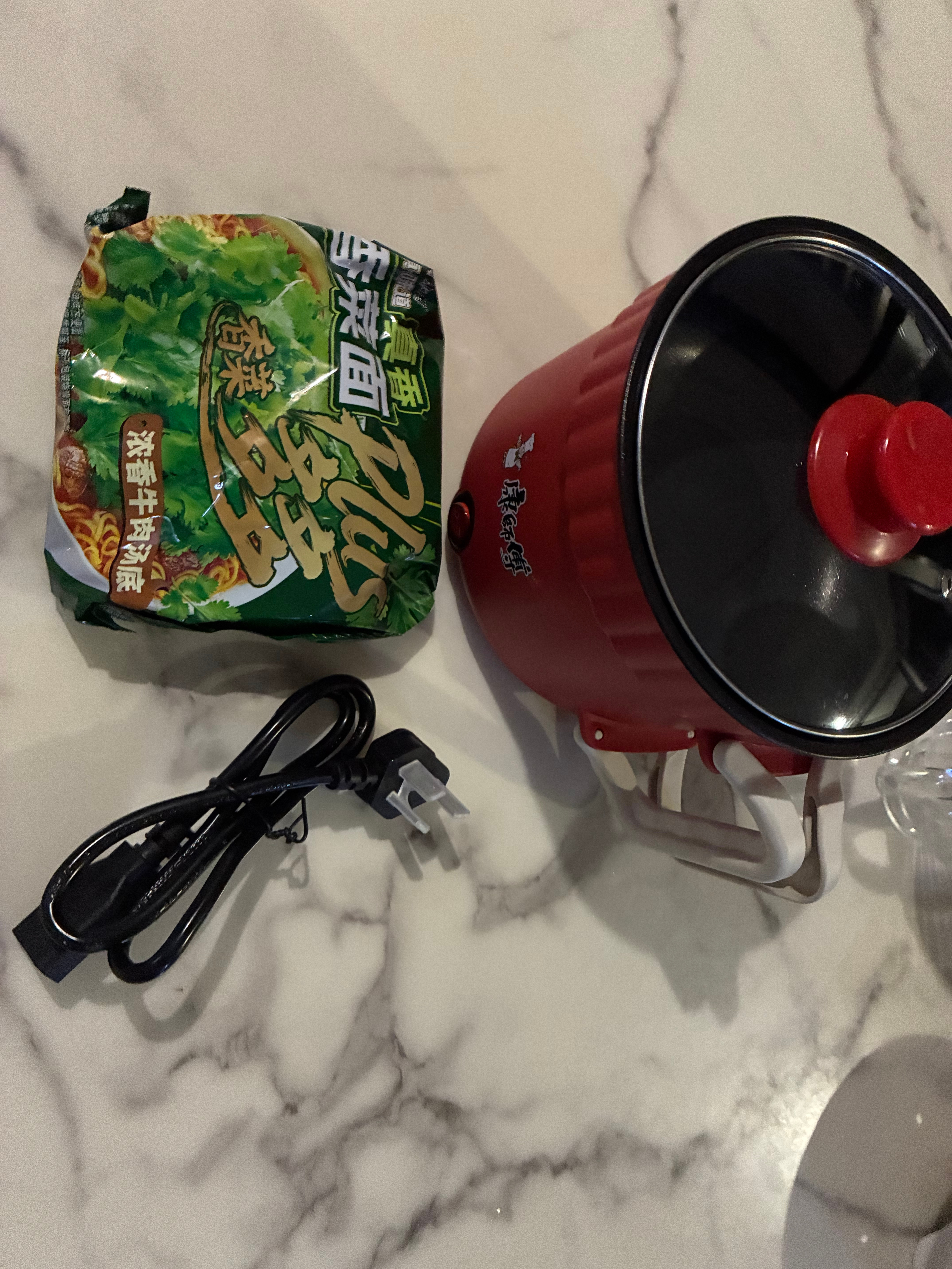 睡不着，，煮面吃，， 