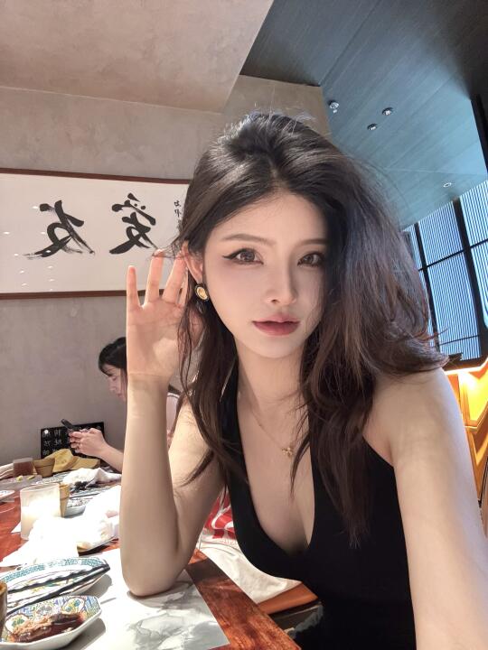 陪姨吃吃饭 说说心里话吧