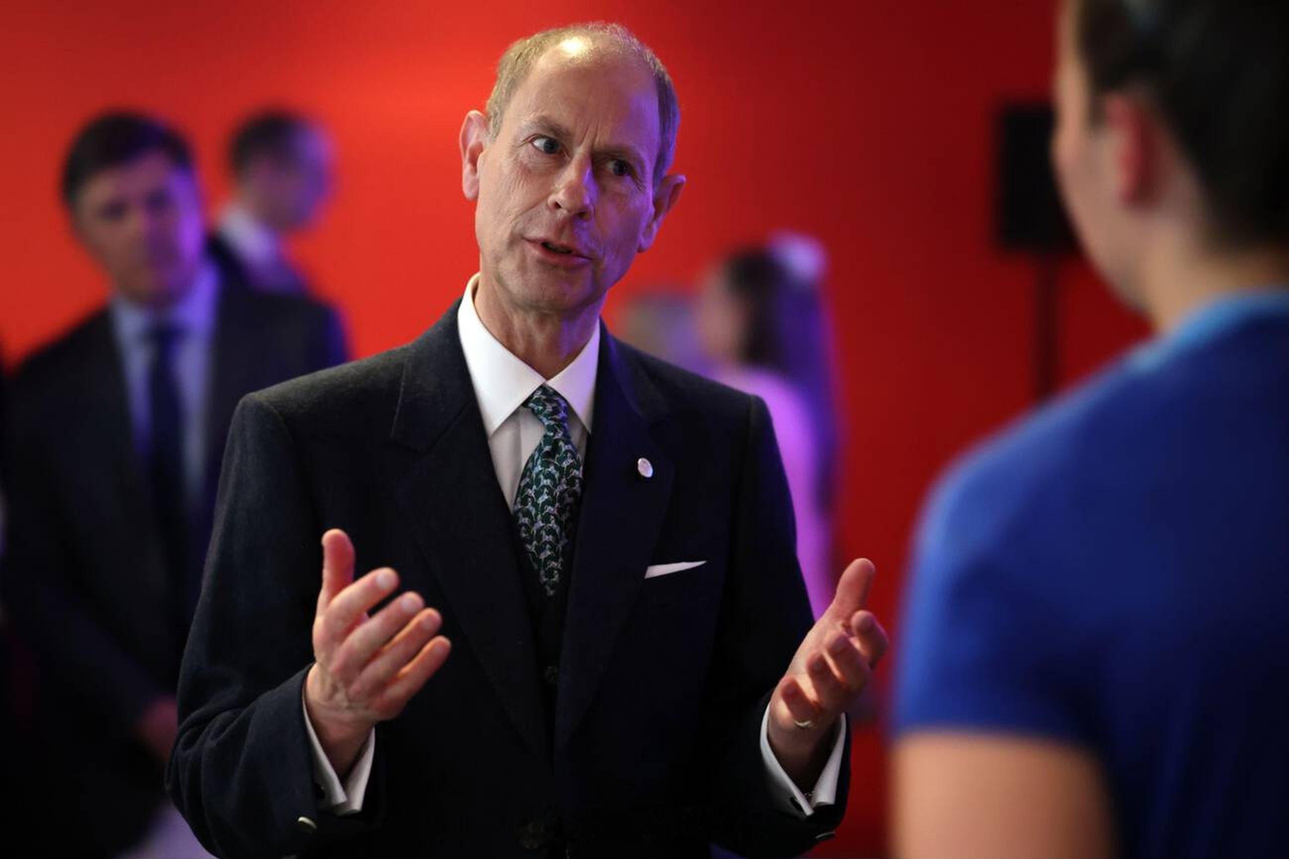 英国王室  2026年4月29日，爱丁堡公爵爱德华王子在苏格兰格拉斯哥艺术学院为