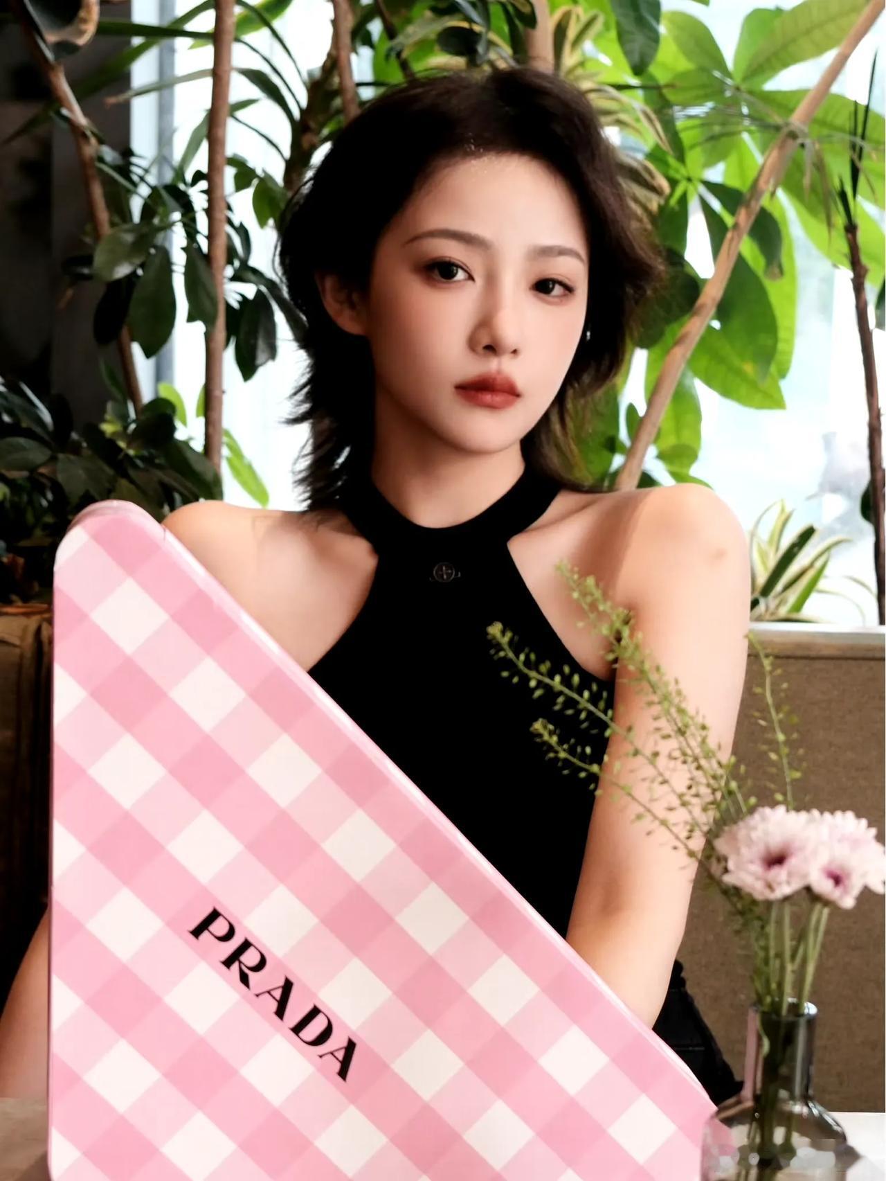 知性美 这谁看了不喊一声“姐姐”[奸笑]
吴佳怡 娱乐