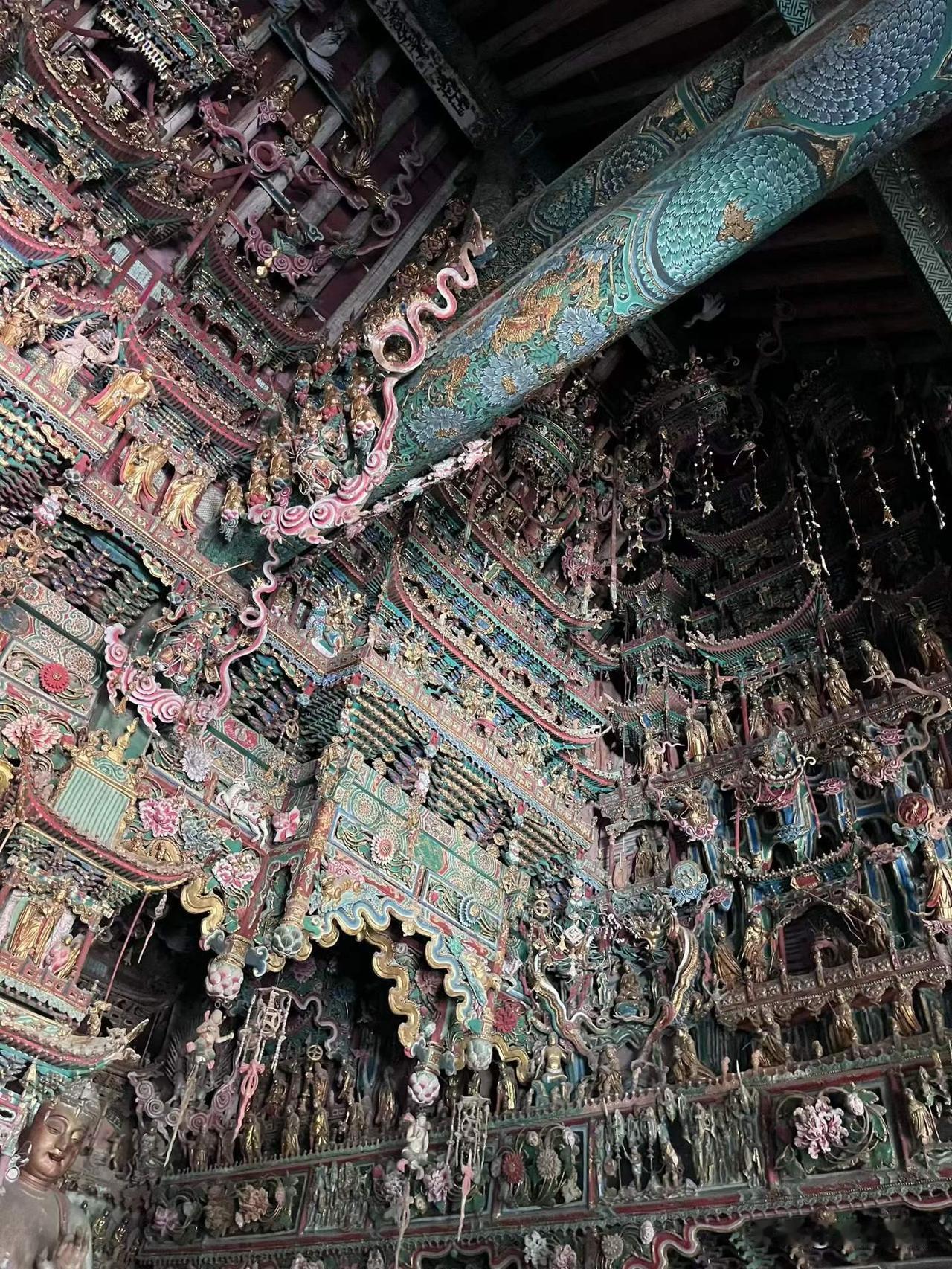 令人震撼的隰县小西天大雄宝殿里的悬塑，
没有一个角度不美，不令人赞叹，不愧是“中