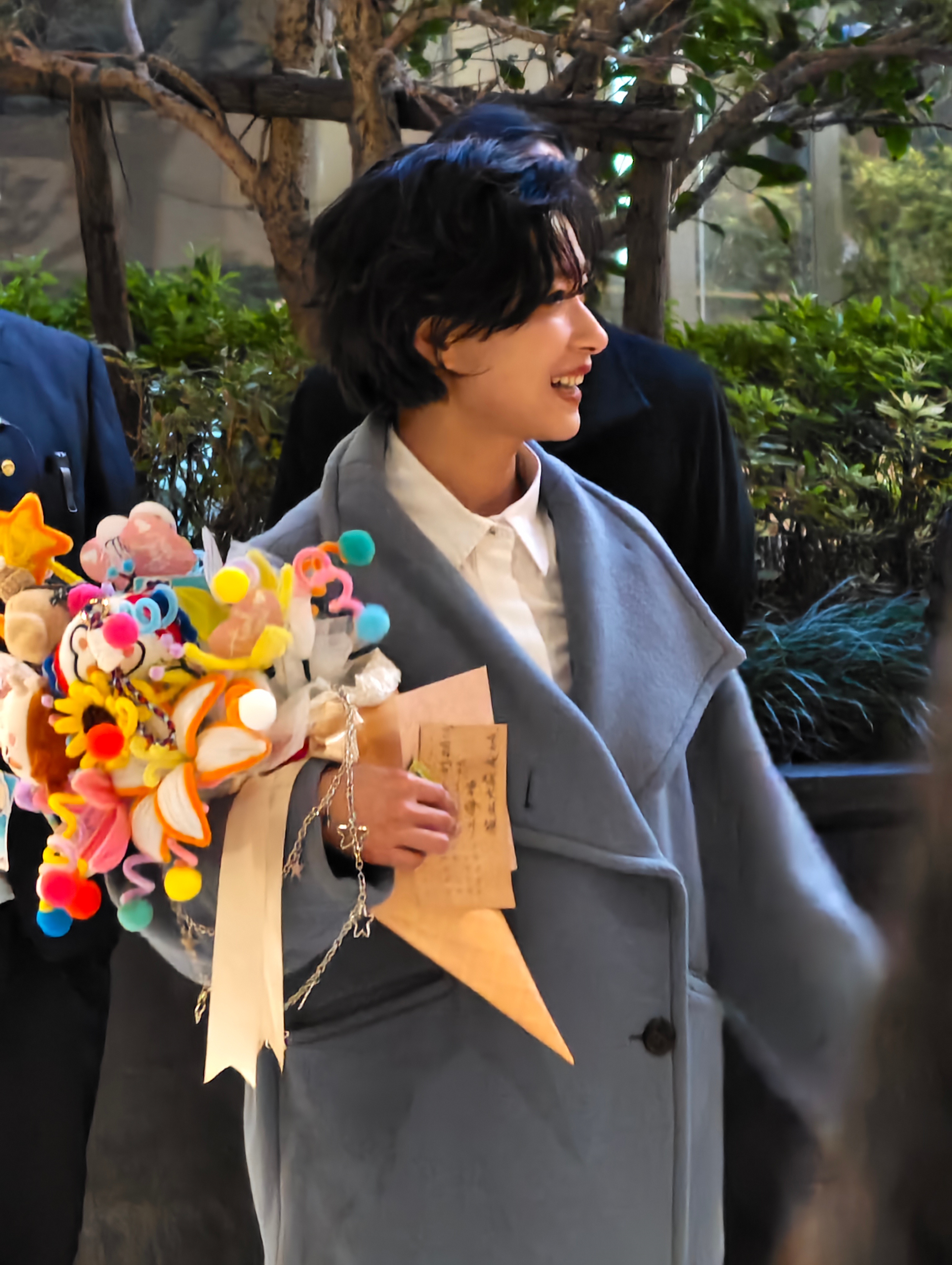 万茜 ｜万茜你好打劫 ｜万茜icy 愿你的世界永远喧腾热烈，每一步都踏上繁花盛开