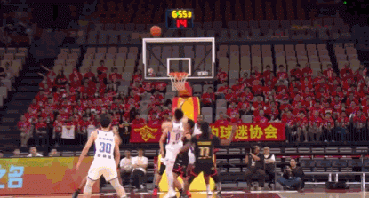 CBA今日最佳扣篮：深圳主场114:86大胜天津！
    近期入选国家队的王浩
