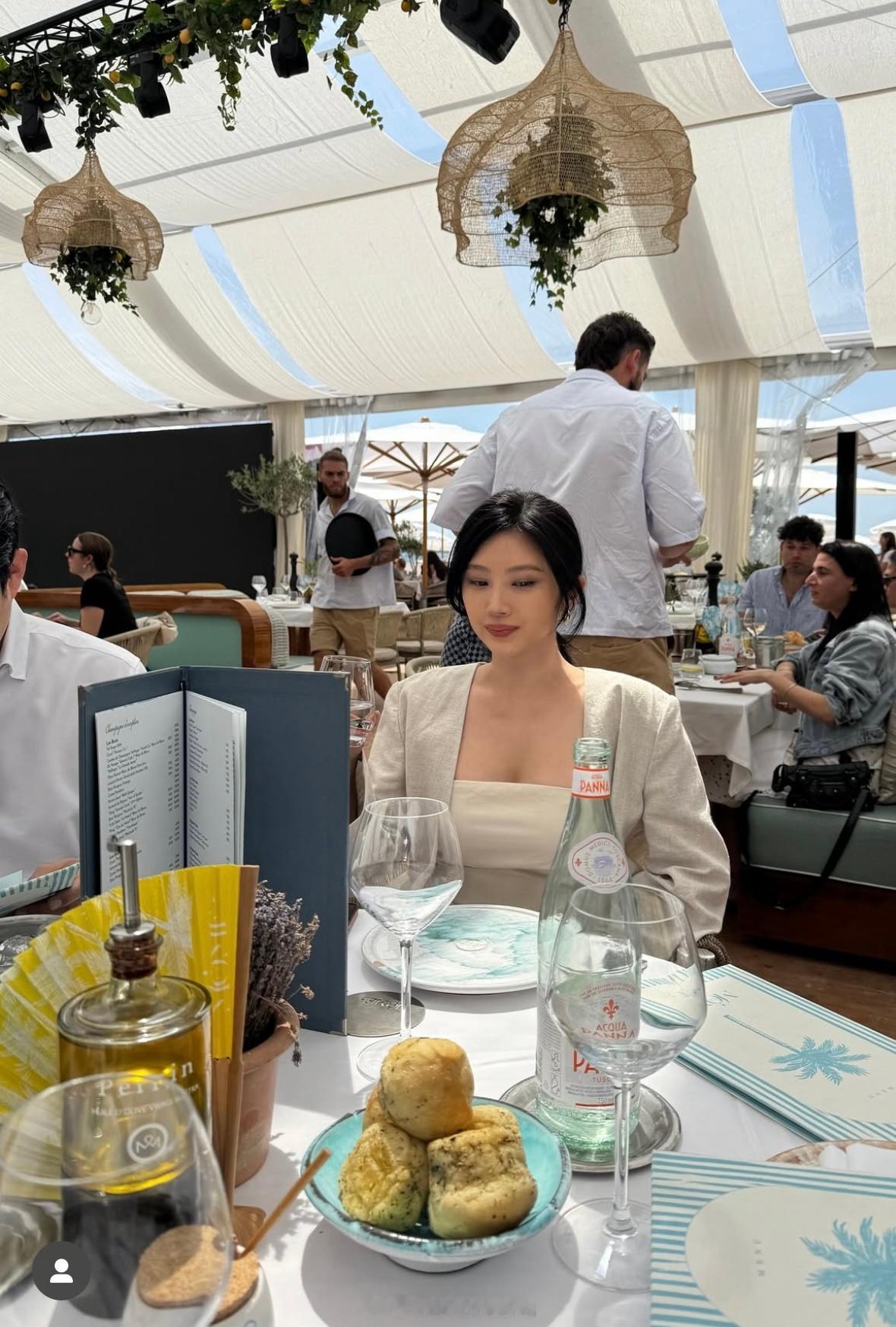 穿搭分享 连续更新第2557天韩国时尚女生日常搭配周一来啦韩系穿搭超能新星汇新星