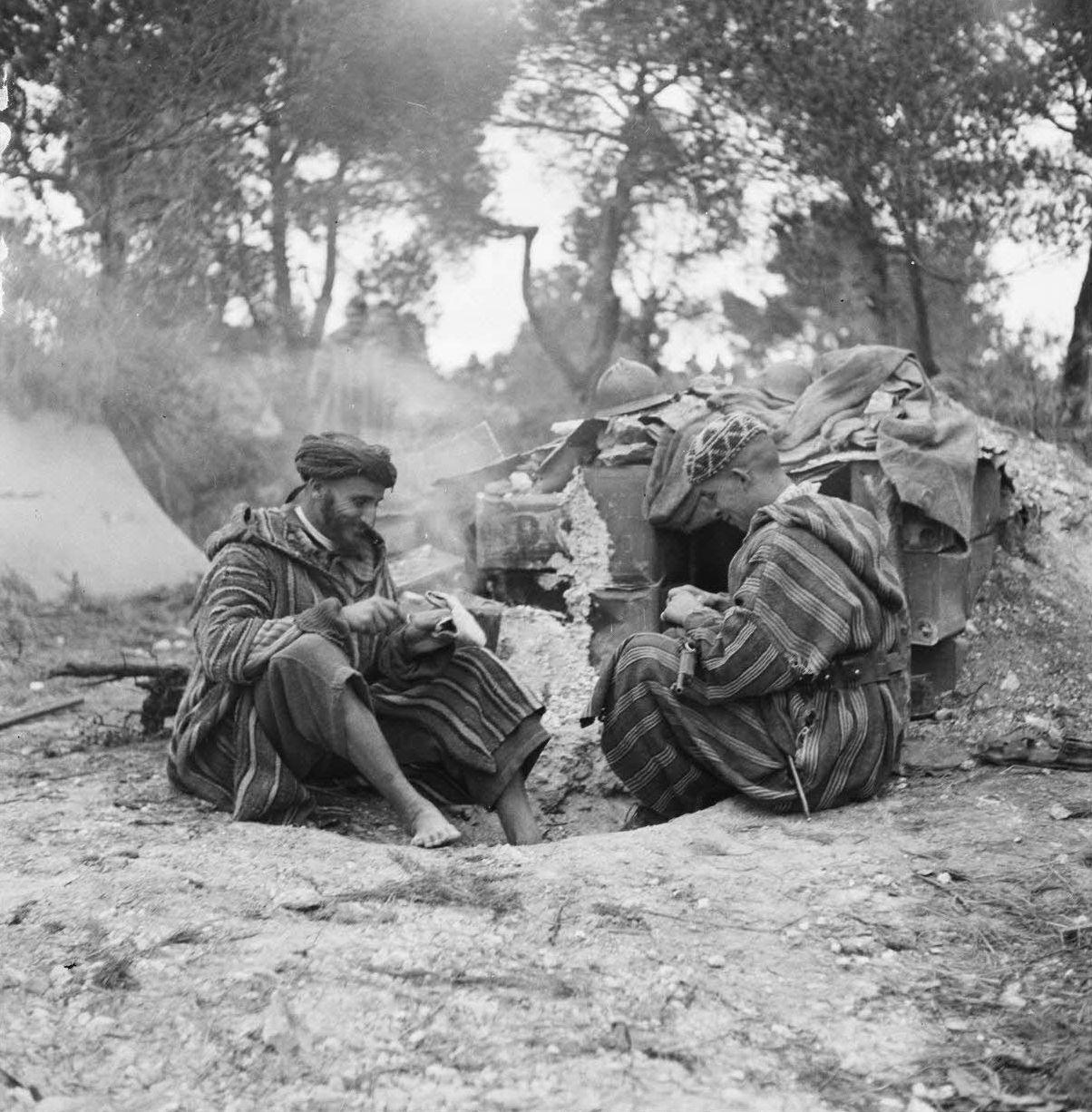 [呲牙] 要是没有殖民地这些土著士兵，法国在二战期间估计连像样点的部队都凑不齐—