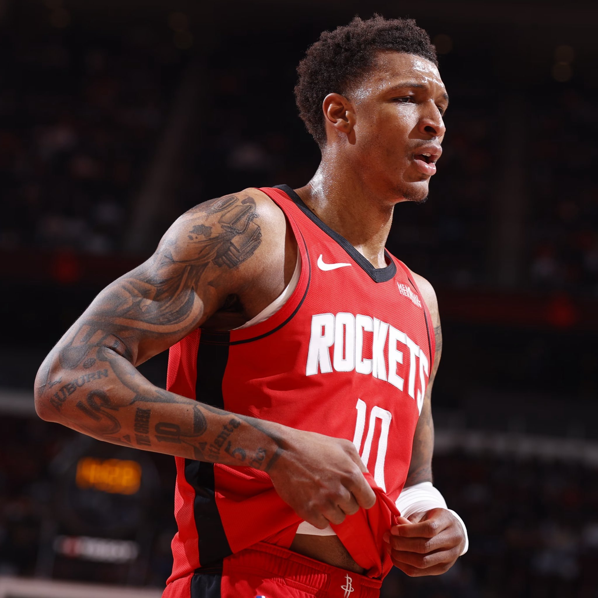 为什么主教练能让一个8中0 5失误的球员打超过40分钟…nba