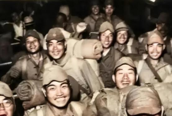 1946年，最后一艘遣返日本人的轮船开船前，负责遣返的李修业将军登上甲板，他说：