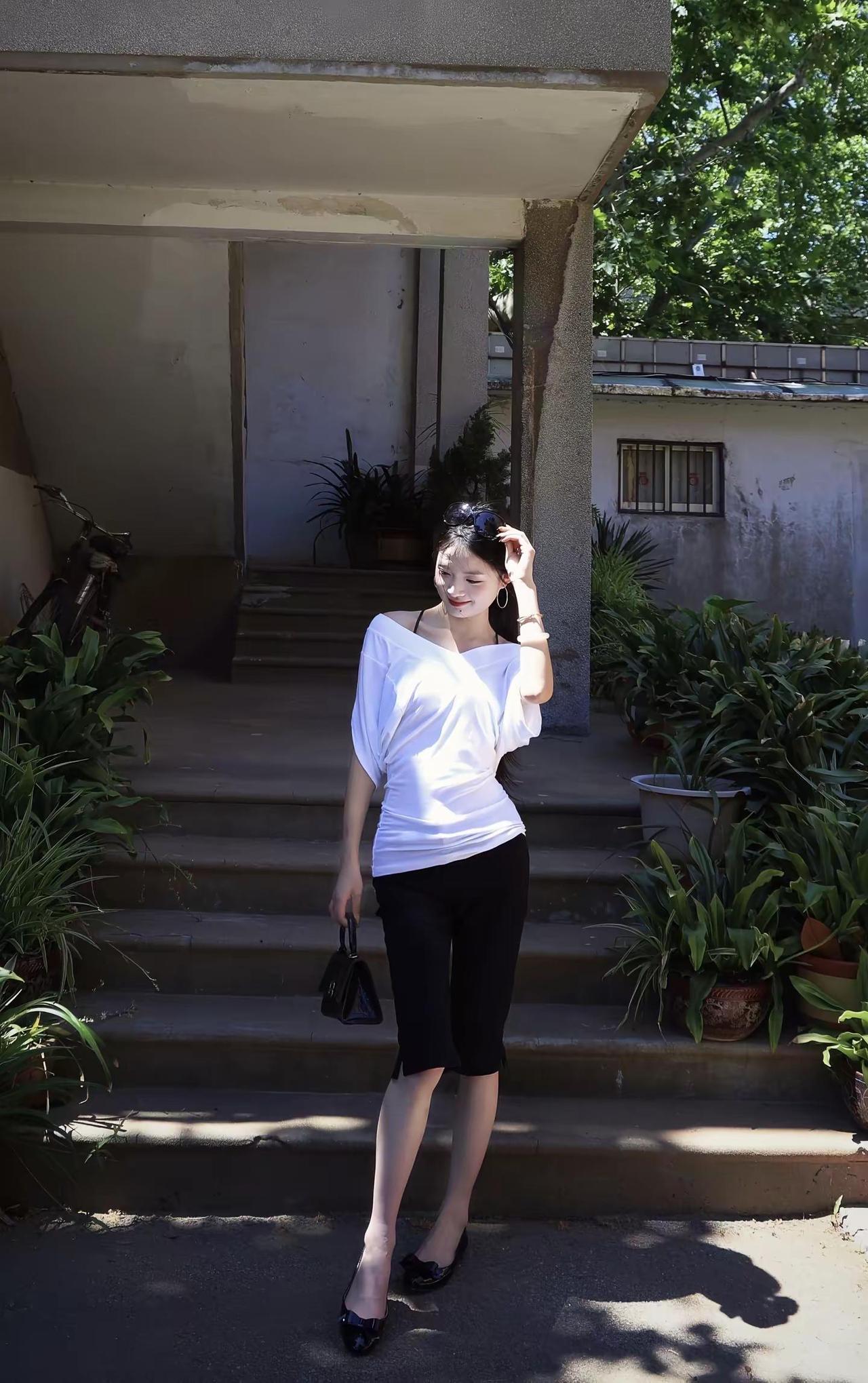 绽放吧小姐。夏季户外ootd 气质欧尼 穿搭