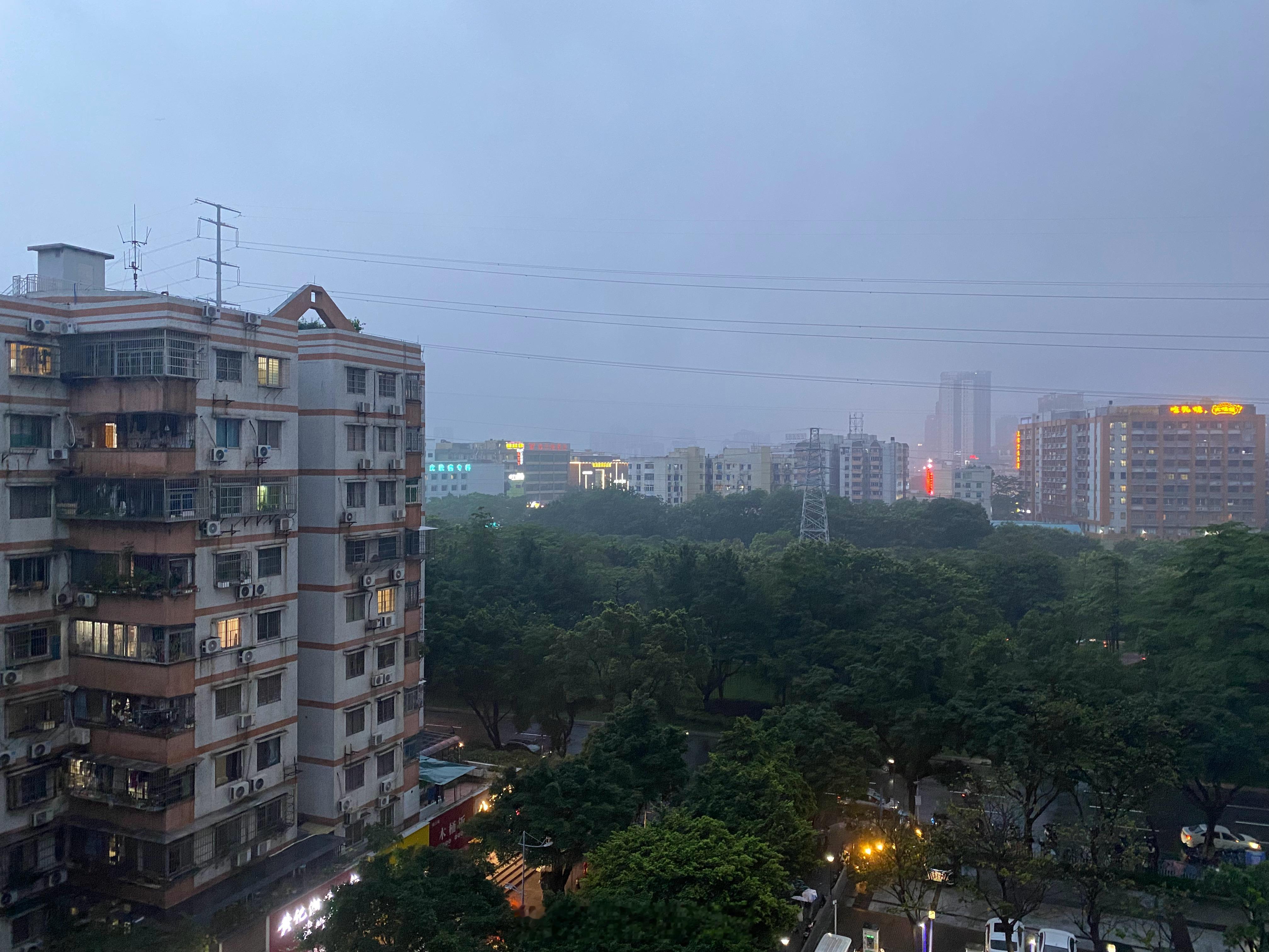 广州的雨下得很绝望[苦涩][苦涩][苦涩]广州广州天气广州大雨下不停 ​​​