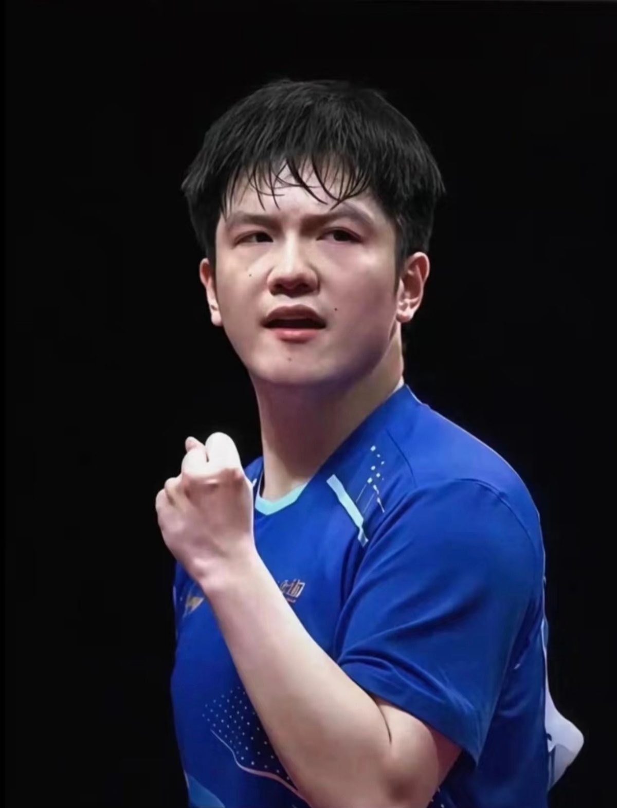 来自legend睥睨众生。小东好似在说这次就是来卫冕的！ 