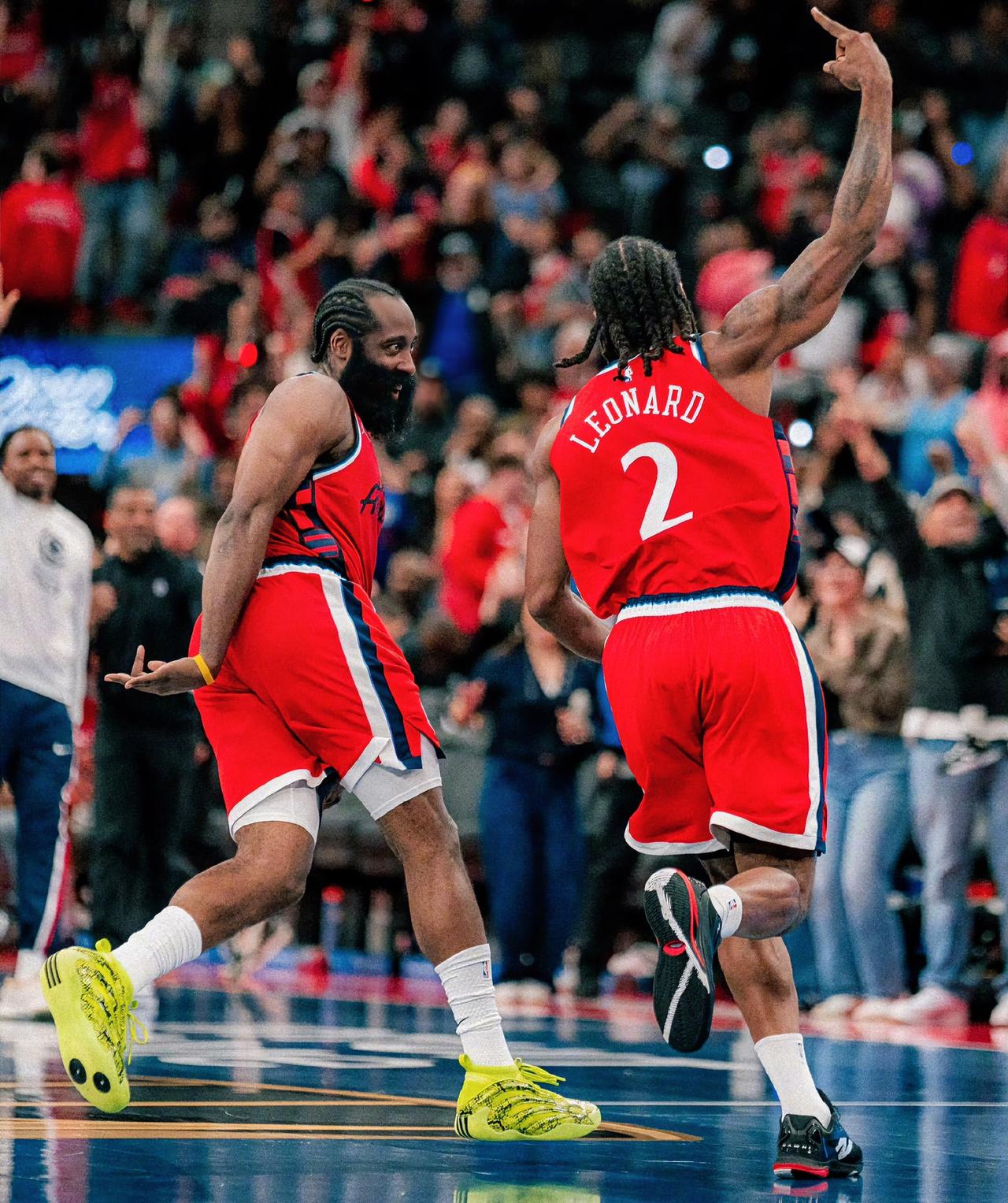 小卡：致命失误与致命球都是你，这次绝杀球，看能否找回打球的乐趣？？？
哈登：牛马