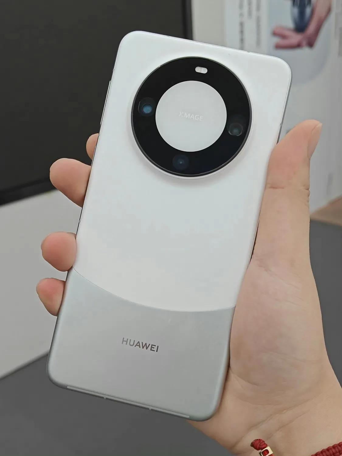 不建议大家购买Mate 60pro，因为买完之后手机一直有杂音，你把手机放耳朵边