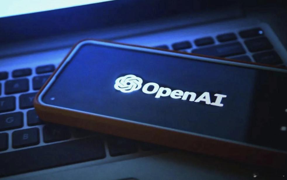 OpenAI也要推智能硬件，富士康代工OpenAI全球事务官Chris Leha