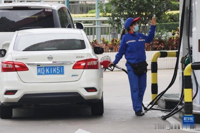 很多人觉得国际石油局势是遥远的地缘新闻，跟普通人的小日子没关系，其实它的影响早就