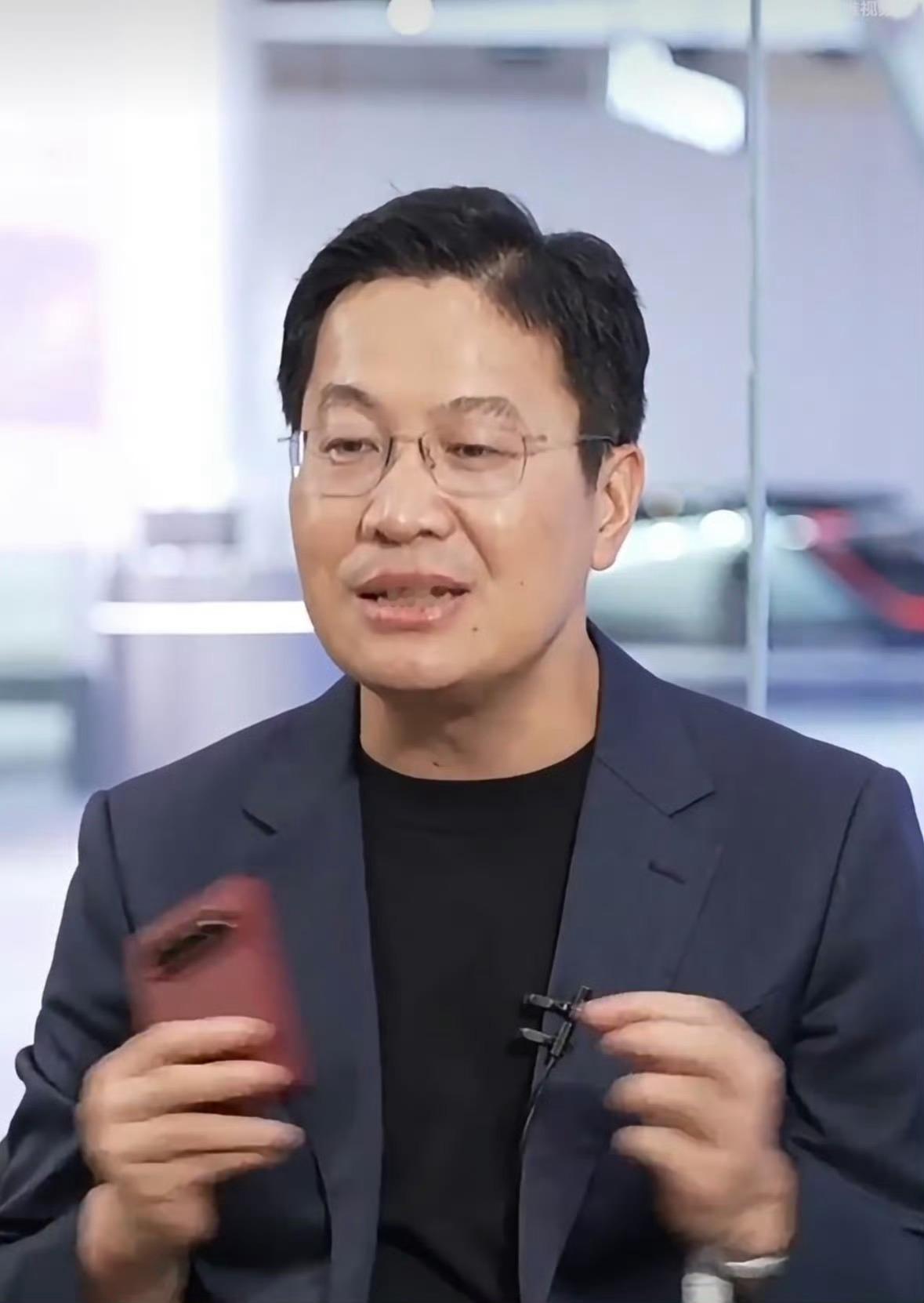 卢伟冰回应小米18Fold起售价过万小米18 Fold以约1.2万元起售，创品牌