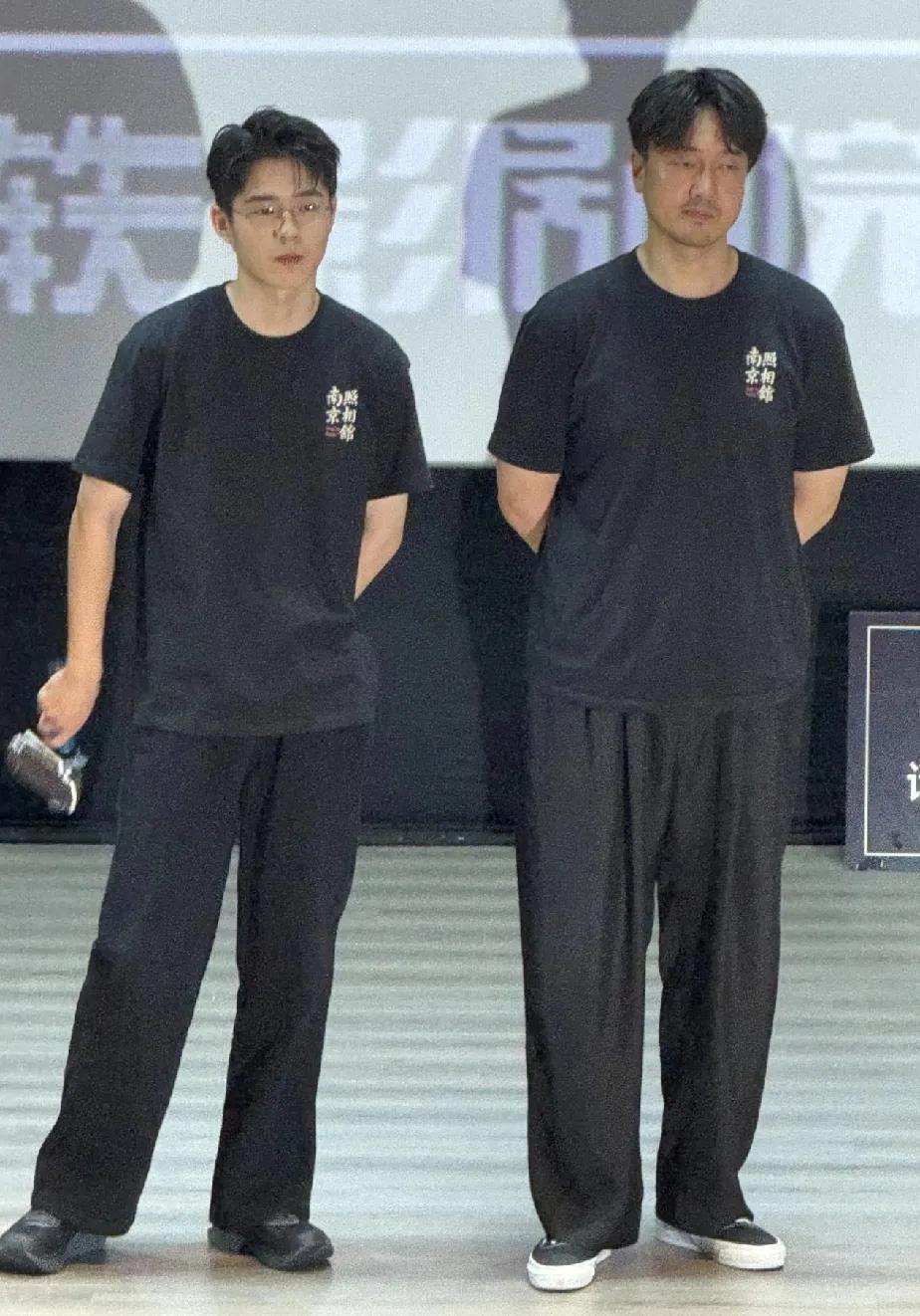 感觉王传君有些抑郁的样子，
应该是还完全从电影中走出来，
尤其是路演的时候，
又