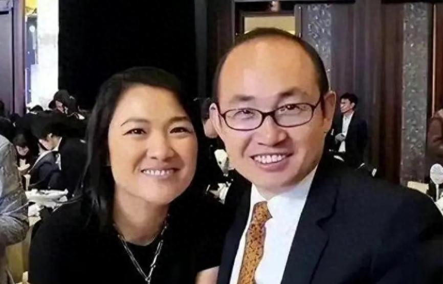 真有那么神吗。把富豪套现出海，硬说成对营商环境投票，这种话听着响，细看未必站得住