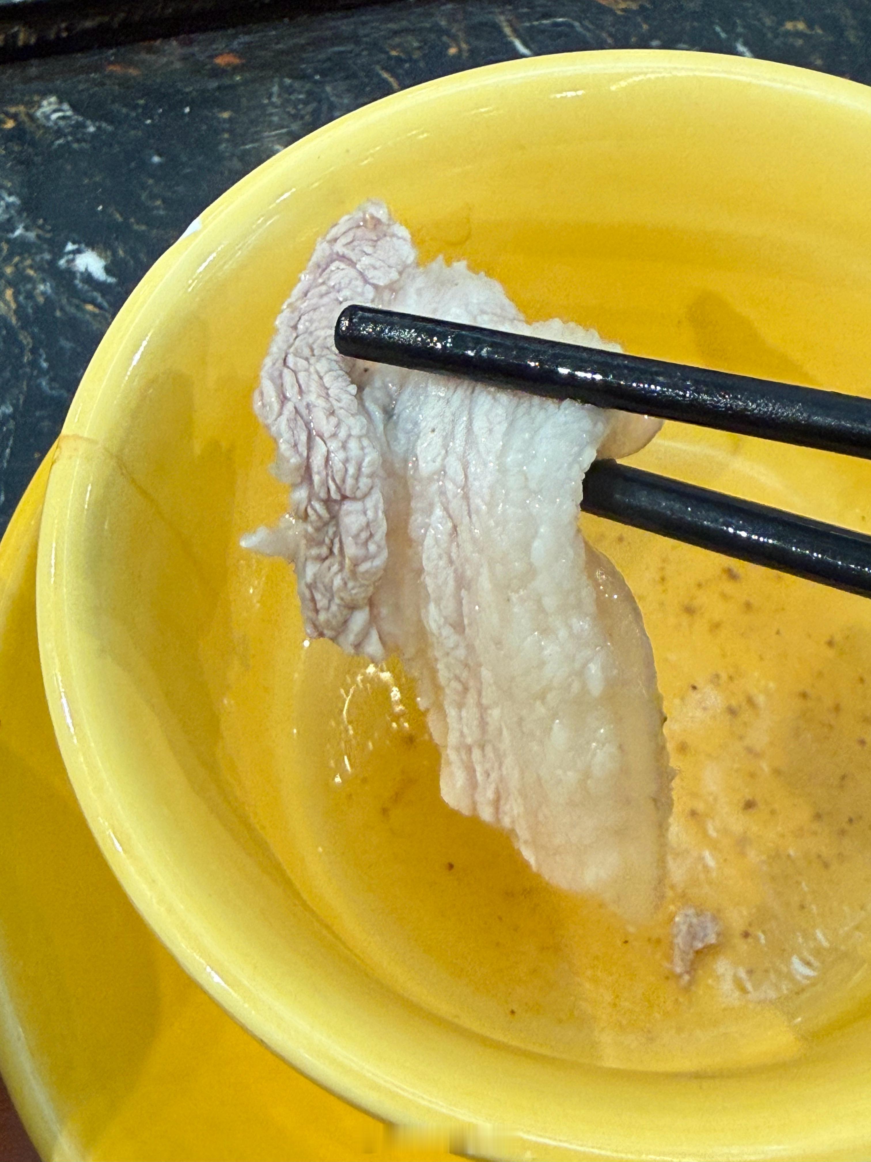 这藏香猪肉不错，好吃吃完准备上山旅拍汽场全开 香格里拉·香格里拉县独克宗古城