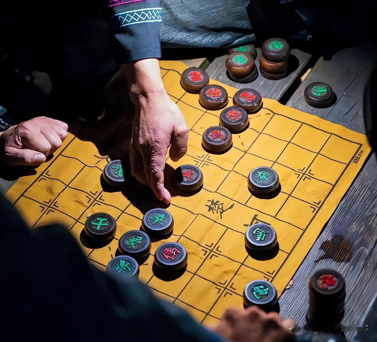 刚看到这个话题时，让我想了半天。印象中，好久没和7-2的棋友们下过棋啦！
感觉7