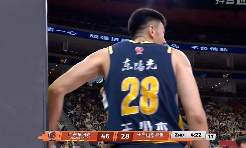 这样打多好，球员打的轻松，球迷看的轻松，媒体也可以多写写球员打得好的地方。谁没事