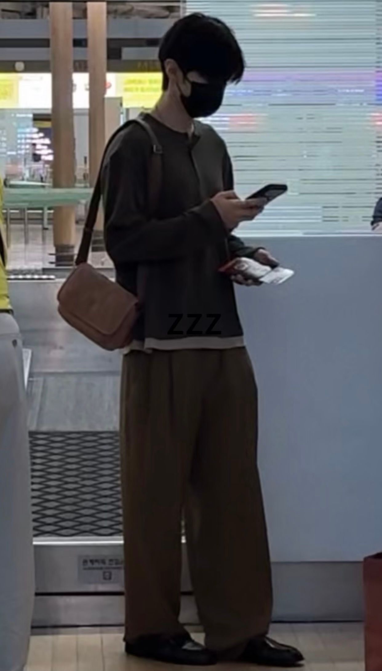 偶遇陈哲远是什么概率啊陈哲远晒粉丝写的小纸条陈哲远外星人帽子自拍 ​​​