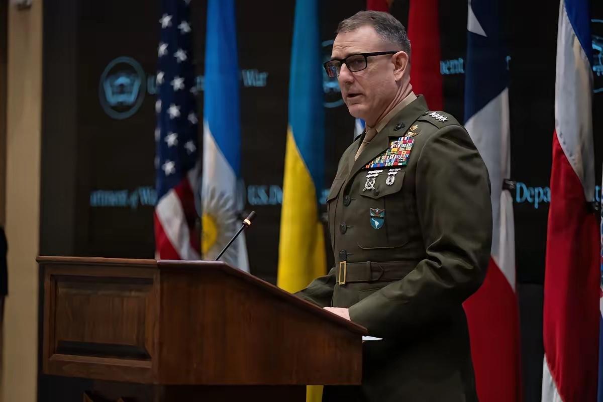 据美军南方司令部消息，19 日，他们对一艘所谓的“贩毒船”展开打击行动。自 20