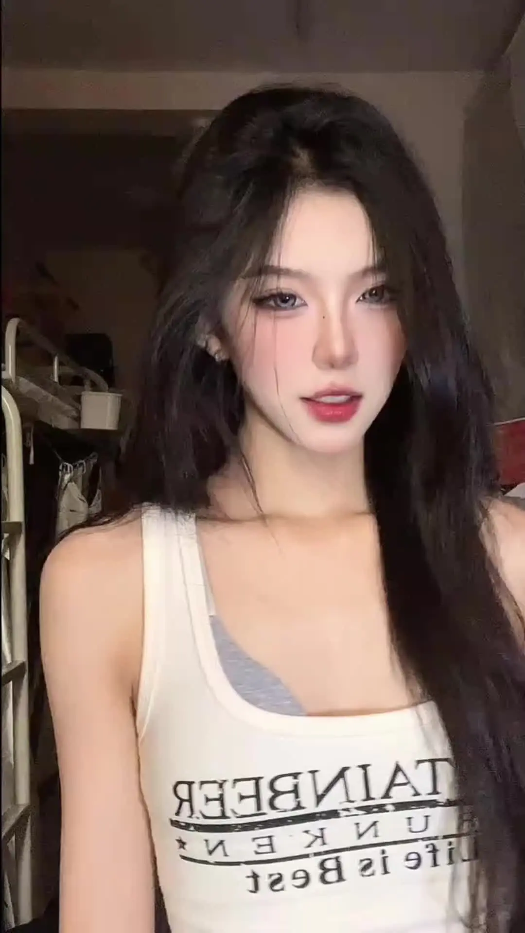我有个朋友，她很美