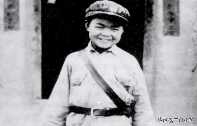 最小红军向轩：7岁参军，9岁走长征，1955年被授予了这个军衔。
 
向轩出生在