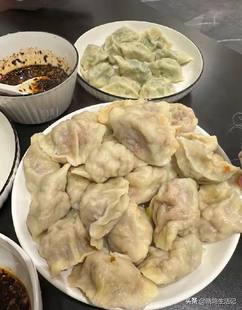 我想看看有多少人吃饺子🥟，喜欢带汤一起吃的。