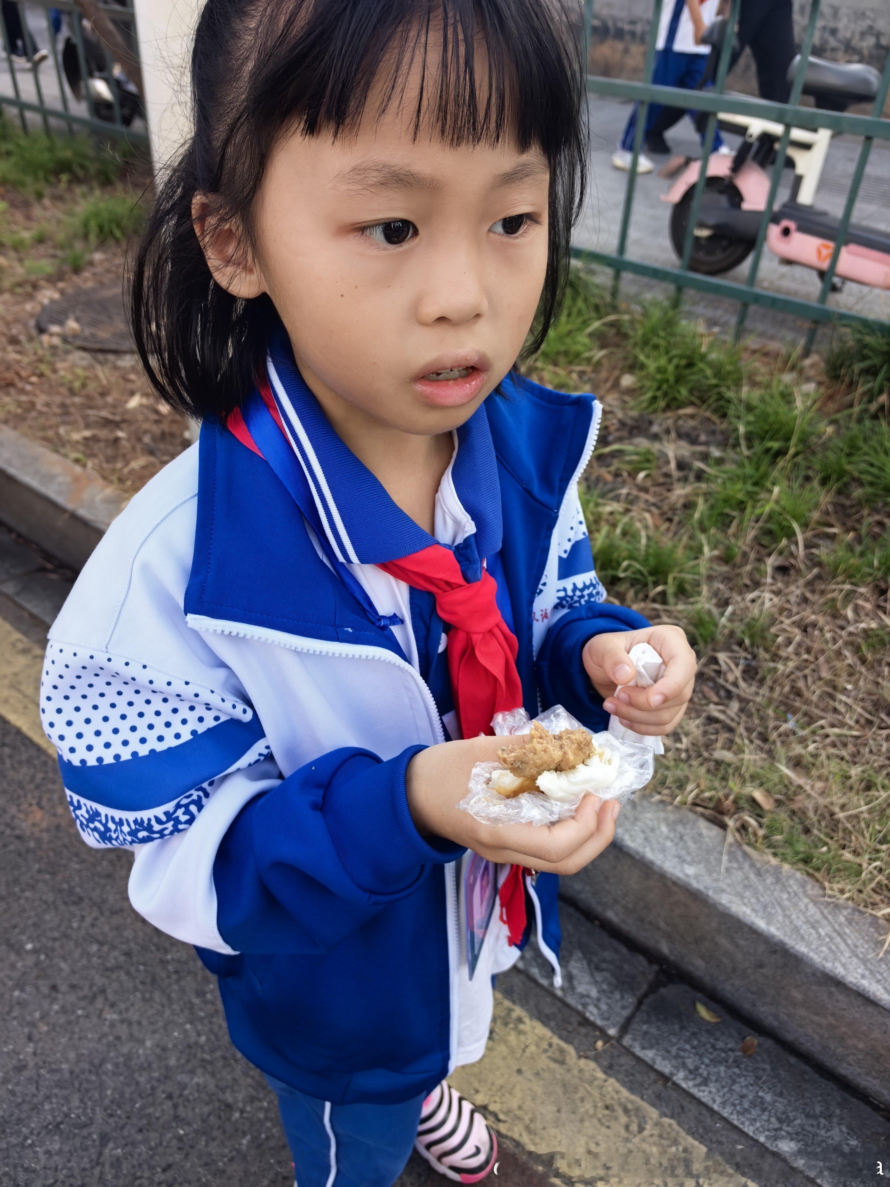 大爱肉包子团！[心]妮娜一家[超话]饭团团日常 ​​​