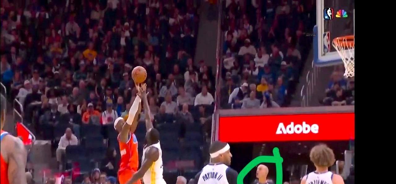 就在眼皮子底下都不吹，隔着半个球场的裁判却急着响哨？
 

这波操作别说追梦格林