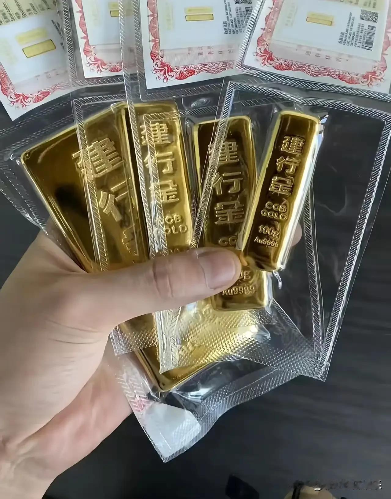 金价还会继续涨吗？金九银十，金价八月份已经在涨了，从850到960一口气涨了10