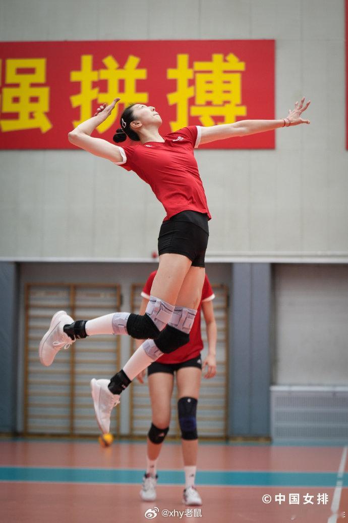 跳的真高  朱袁张1块2毛9 中国女排 吴梦洁 