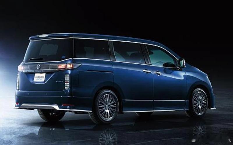 根据日本汽车媒体的说法，从2010年卖到2026年的E52型日产君爵，最主要的问