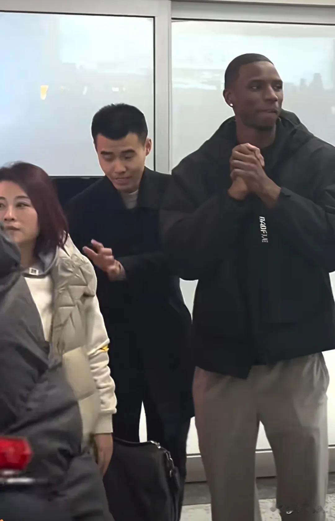 迪亚洛回来，最兴奋的当属山西球迷，在夏天得知迪亚洛和古德温这两名上赛季山西队从头