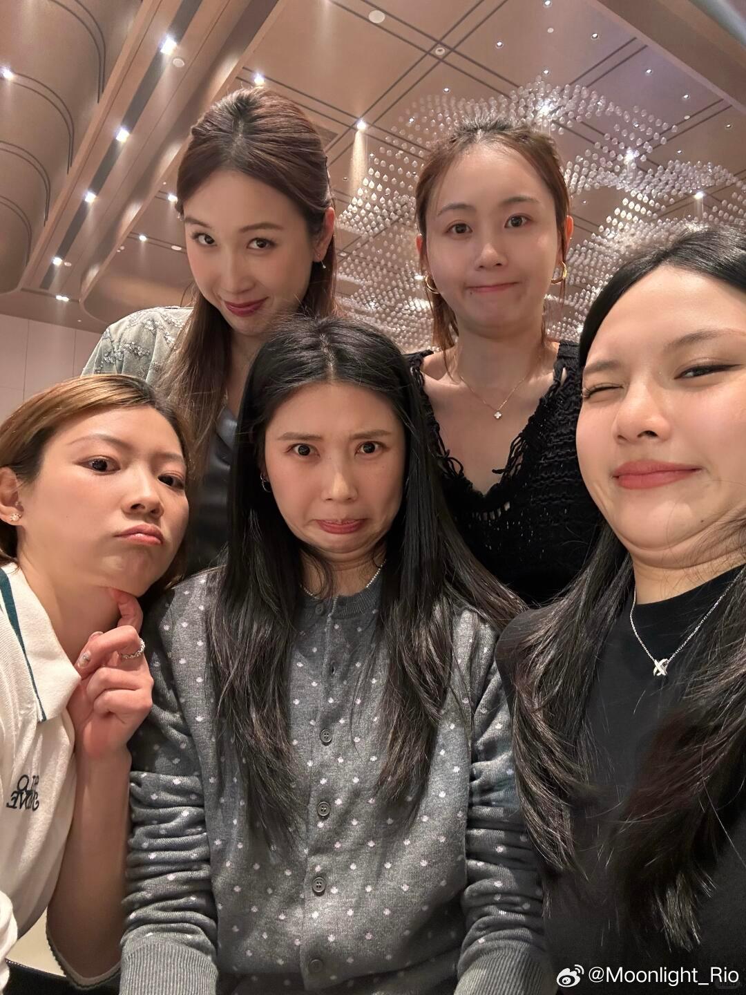 钱天一、王昶参加羽毛球队前国手周昊东的婚礼“沾沾喜气🍬百年好合 岁岁欢喜💗”